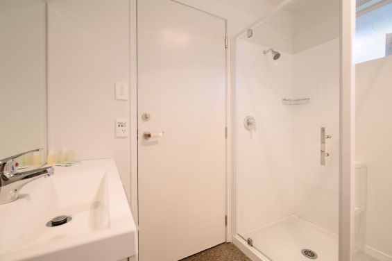 Superior King Studio bathroom