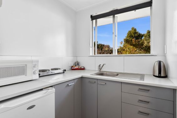 Superior King Studio kitchenette