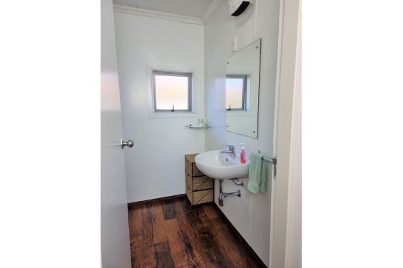 One Bedroom Apartment bathroom