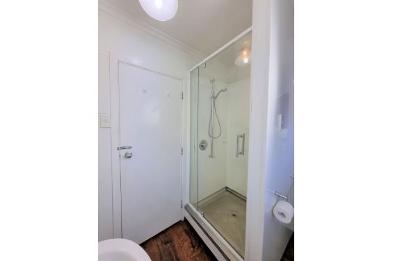 One Bedroom Apartment bathroom